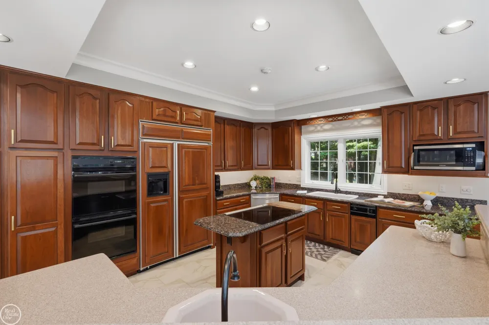 3180 Canyon Oaks Trail Milford Charter Township, MI 48380