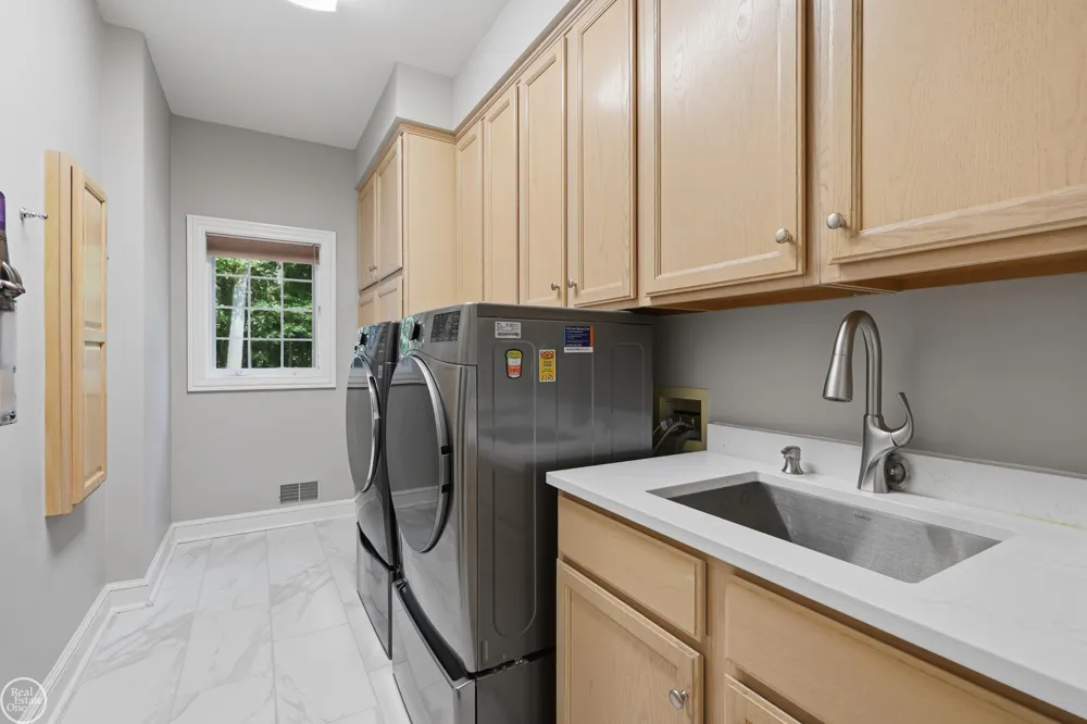 3180 Canyon Oaks Trail Milford Charter Township, MI 48380
