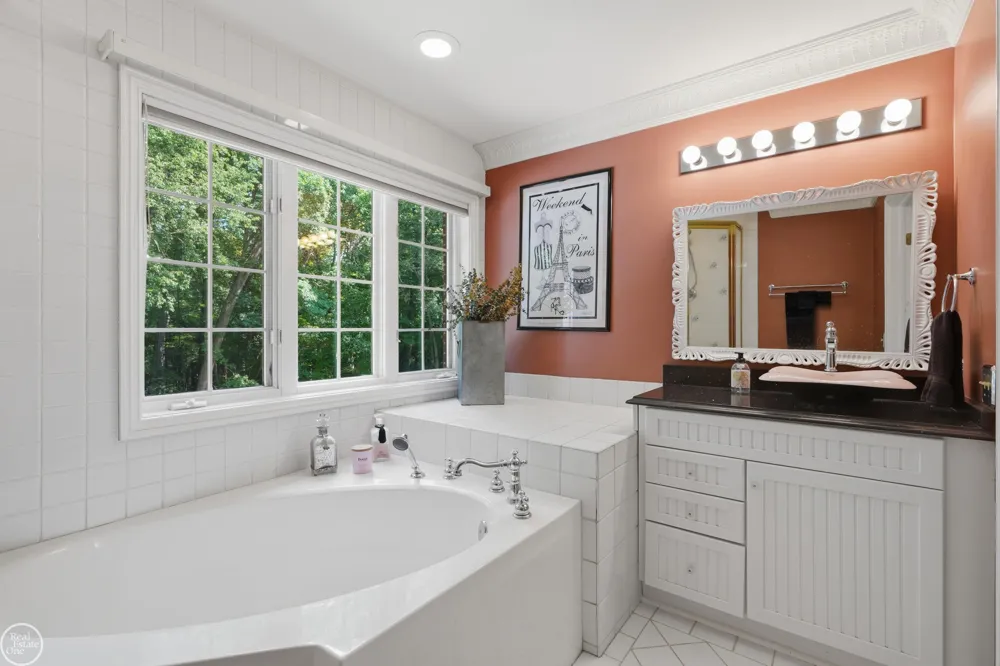 3180 Canyon Oaks Trail Milford Charter Township, MI 48380