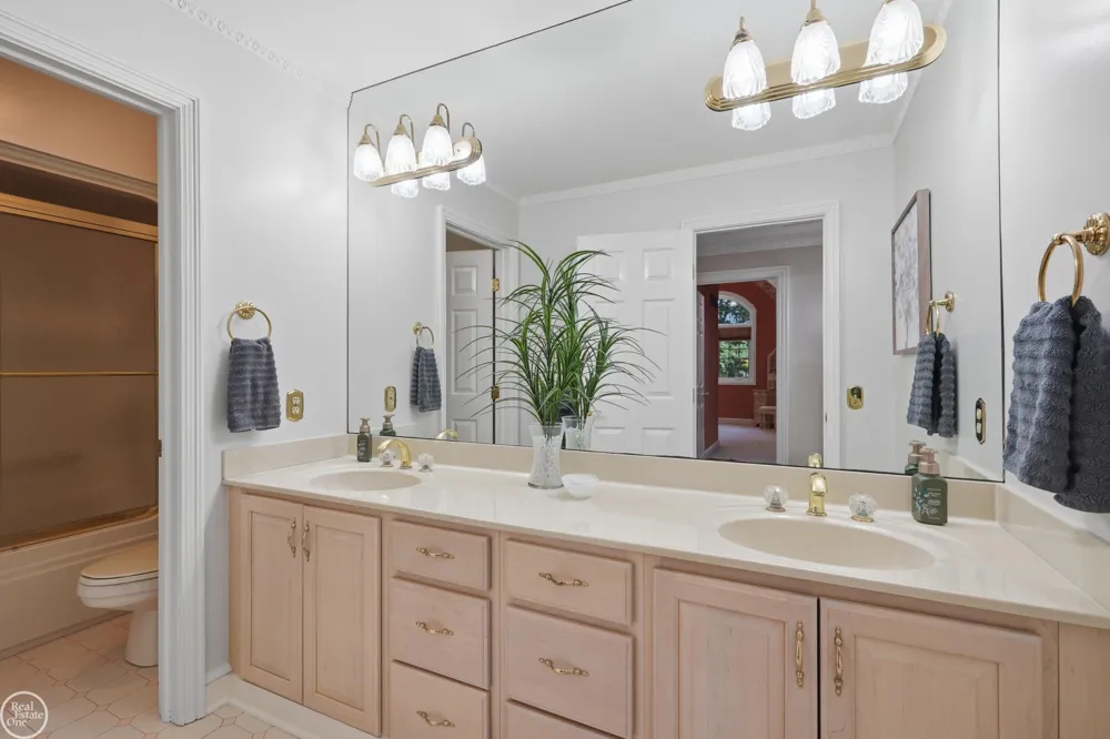 3180 Canyon Oaks Trail Milford Charter Township, MI 48380