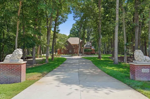 3180 Canyon Oaks Trail