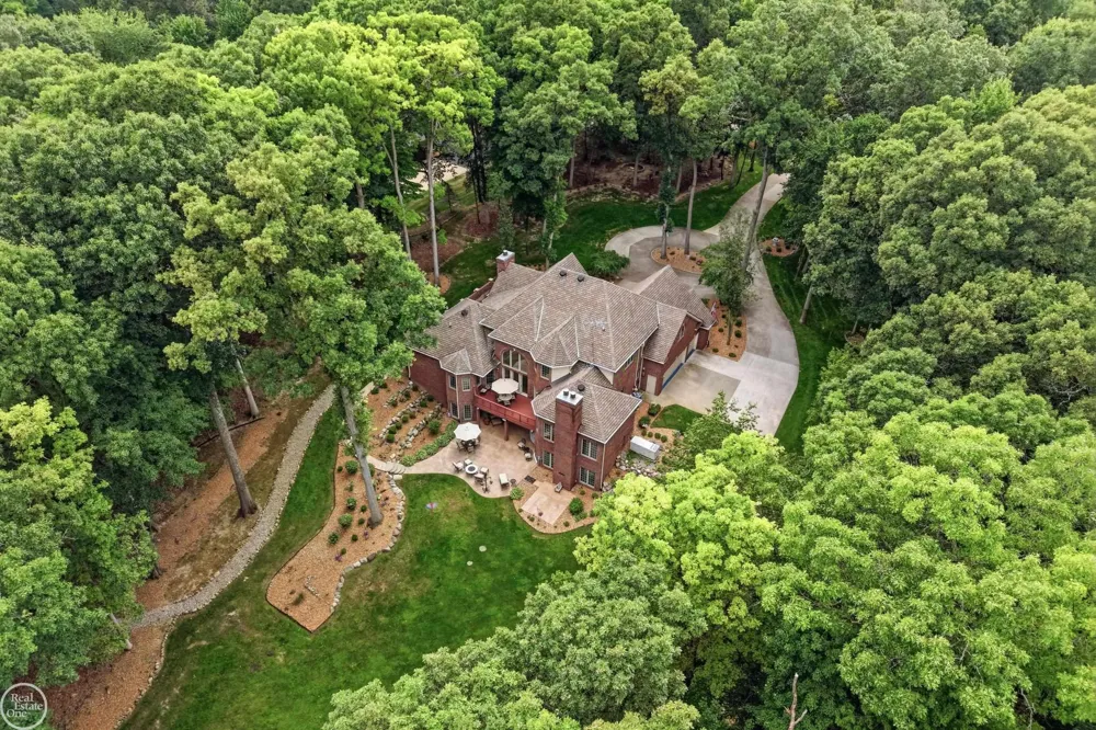 3180 Canyon Oaks Trail Milford Charter Township, MI 48380