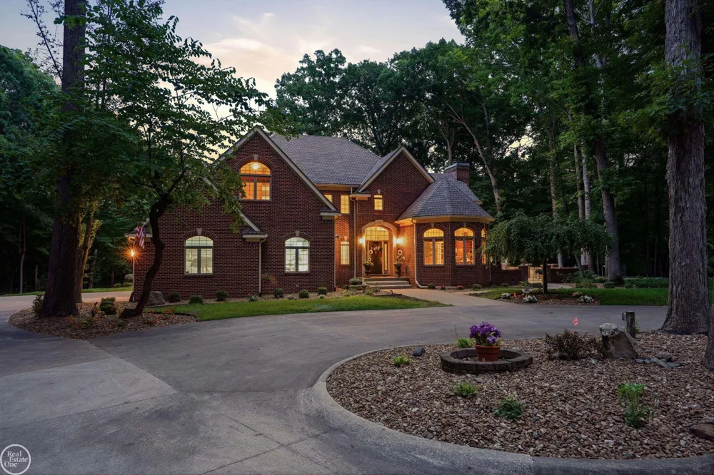 3180 Canyon Oaks Trail Milford Charter Township, MI 48380