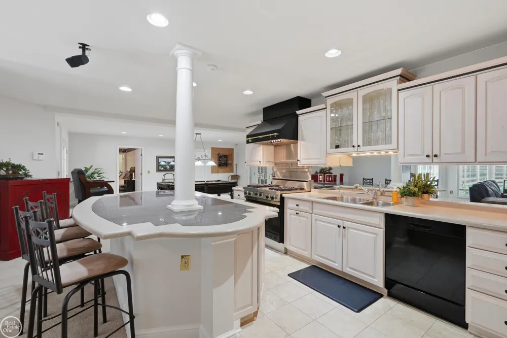 3180 Canyon Oaks Trail Milford Charter Township, MI 48380