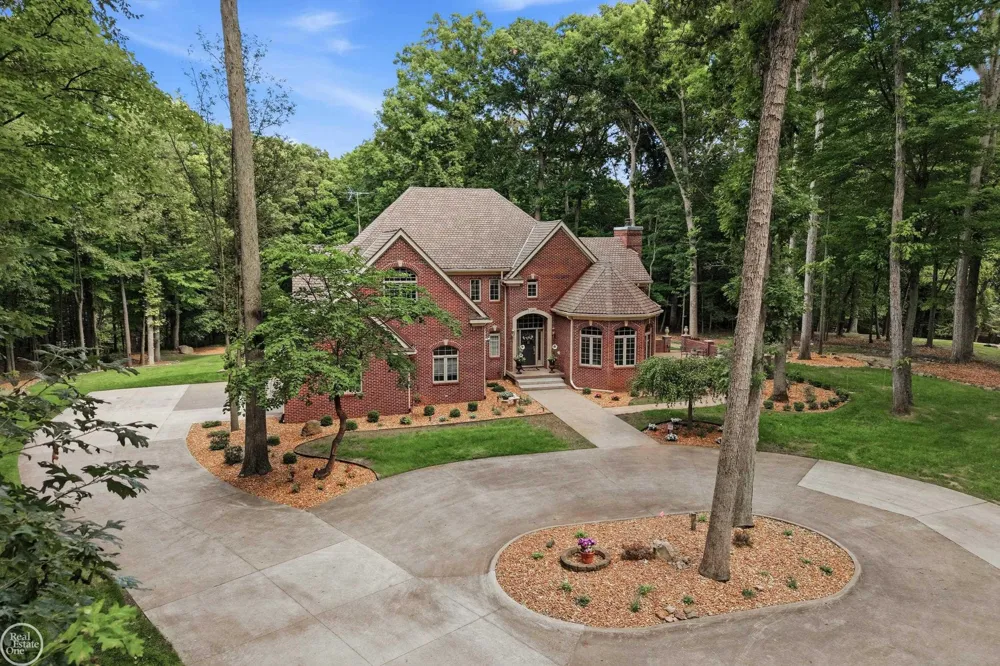 3180 Canyon Oaks Trail Milford Charter Township, MI 48380