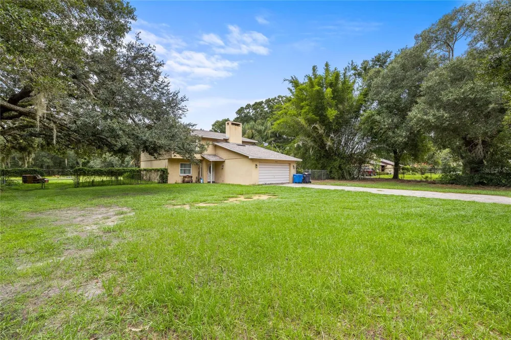 5105 FIVE ACRE ROAD Plant City, FL 33565