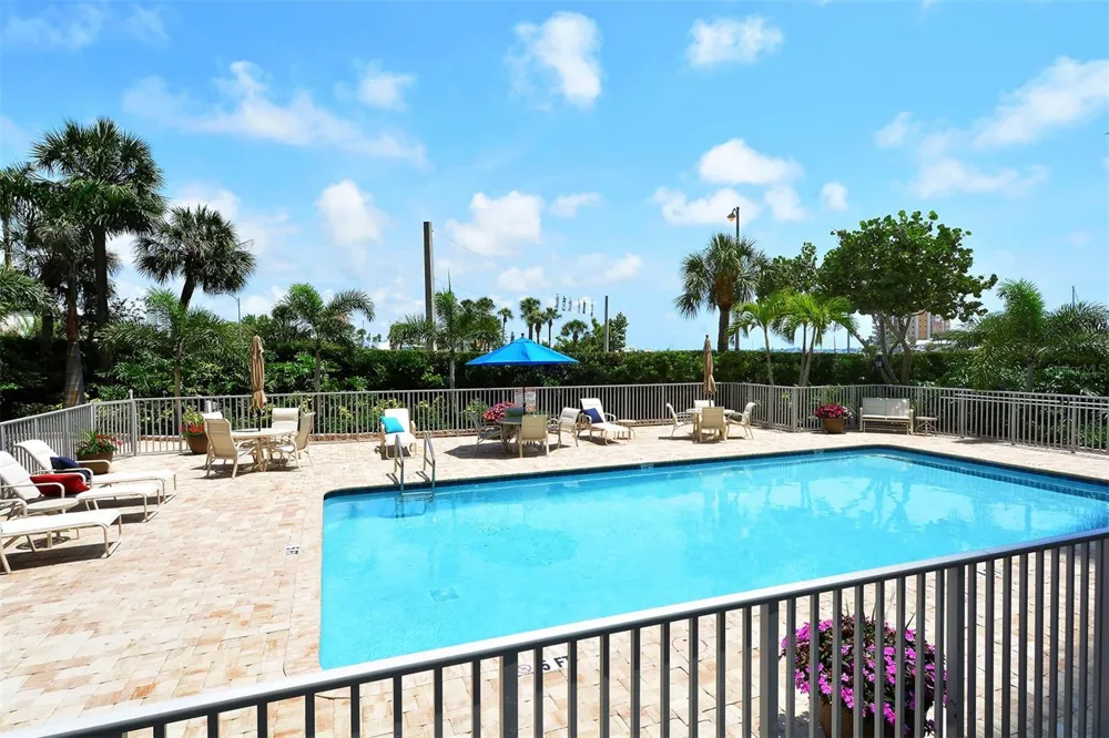 1111 GULFSTREAM AVENUE #PH-C Sarasota, FL 34236