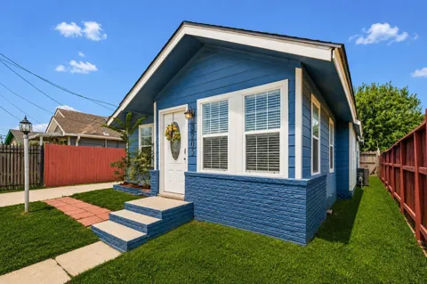 3205 Eastex Freeway