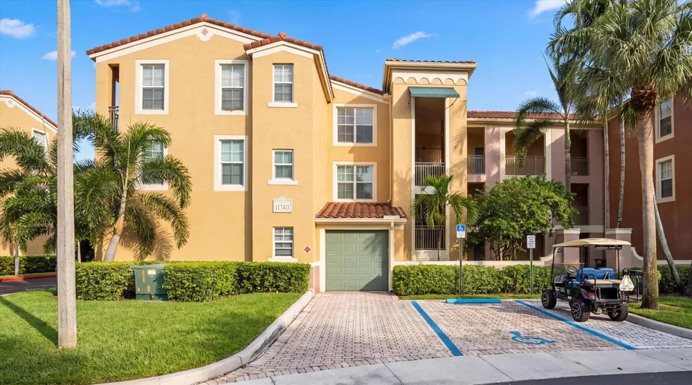 11740 St Andrews Place #304 Wellington, FL 33414