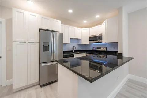 628 NE 8th Avenue #4