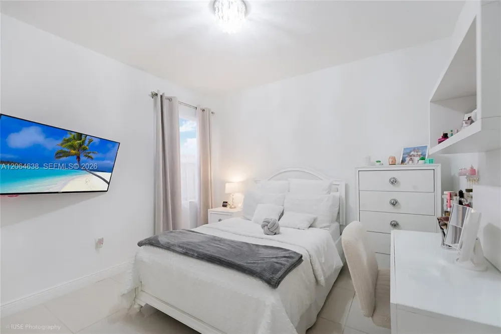 8723 NW 102nd Pl Doral, FL 33178
