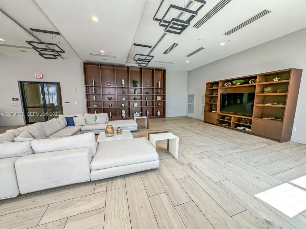 8723 NW 102nd Pl Doral, FL 33178