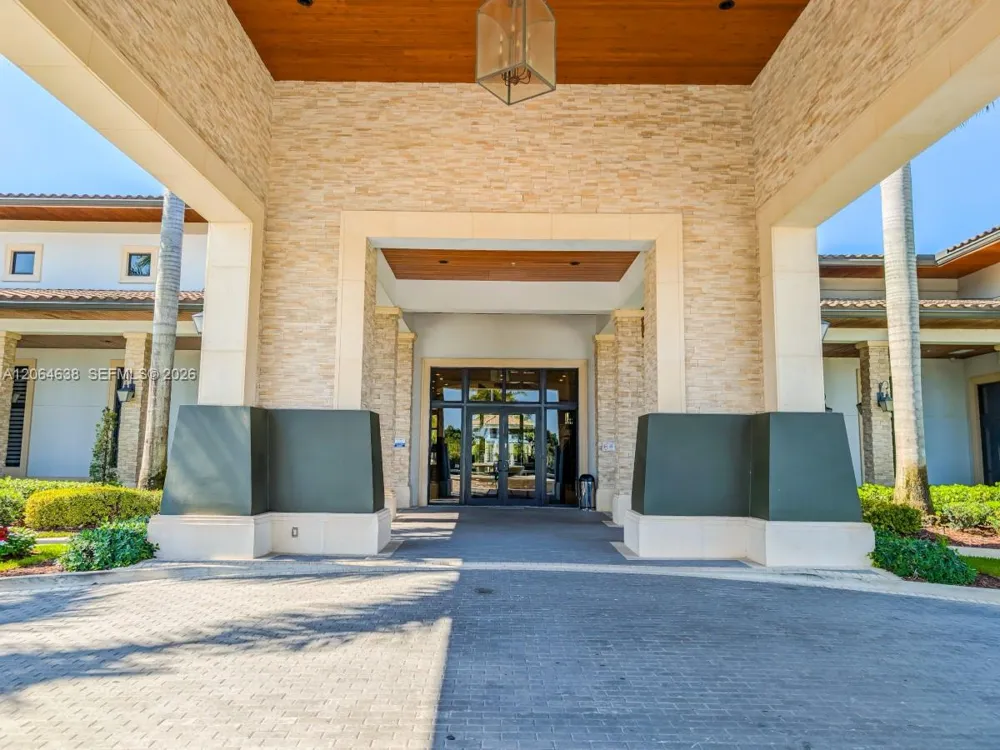 8723 NW 102nd Pl Doral, FL 33178