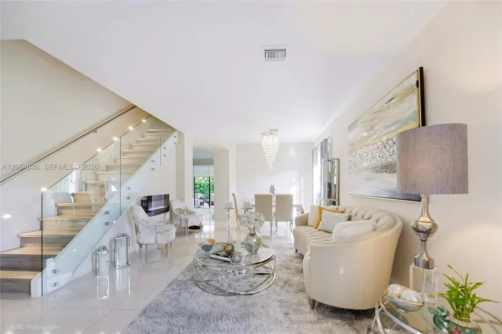 8723 NW 102nd Pl Doral, FL 33178