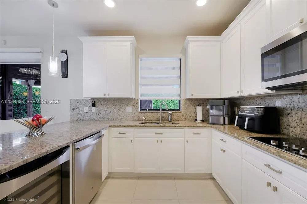 8723 NW 102nd Pl Doral, FL 33178