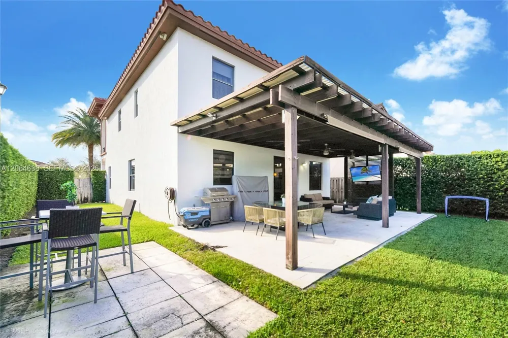 8723 NW 102nd Pl Doral, FL 33178
