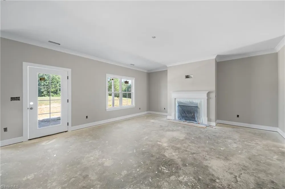 153 Canton Drive Lexington, NC 27295