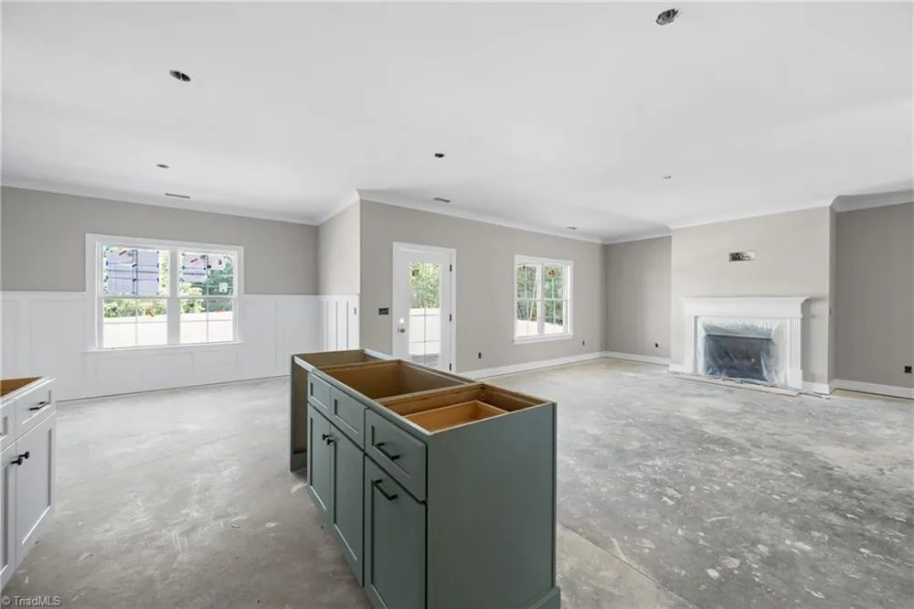 153 Canton Drive Lexington, NC 27295