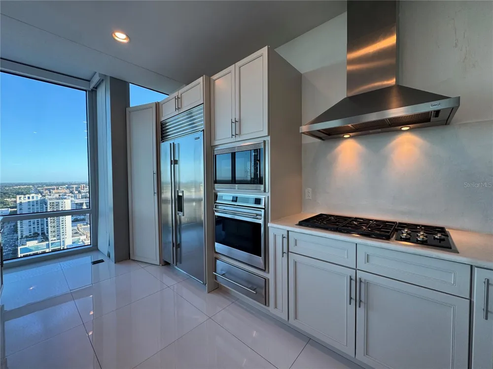 150 E ROBINSON STREET #29B Orlando, FL 32801