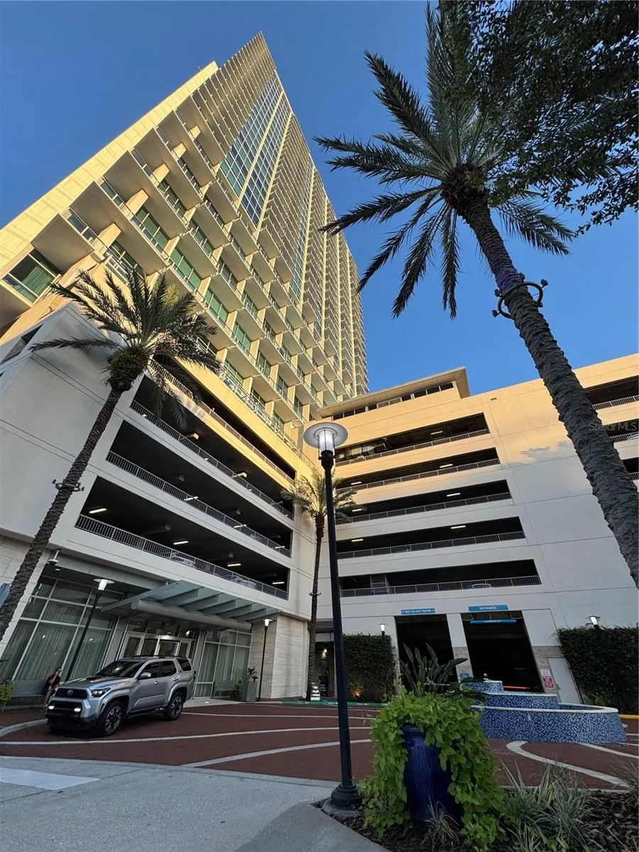 150 E ROBINSON STREET #29B Orlando, FL 32801