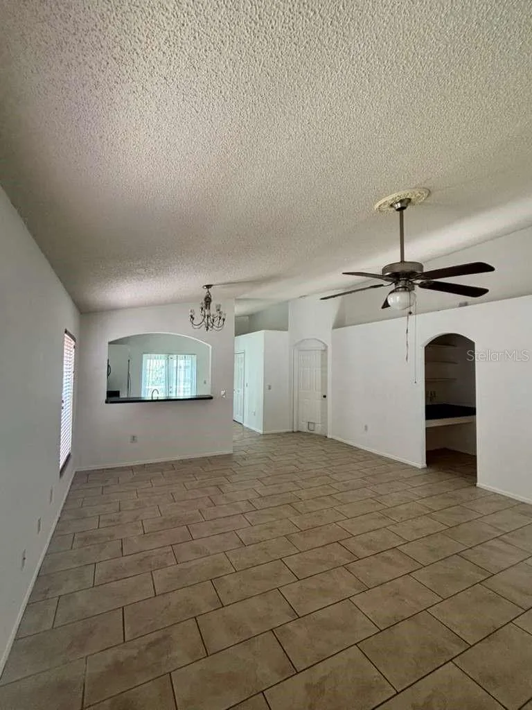 2713 PALM ISLE WAY Orlando, FL 32829