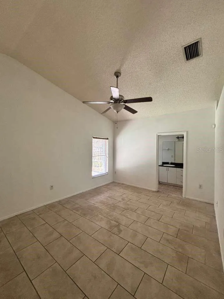 2713 PALM ISLE WAY Orlando, FL 32829