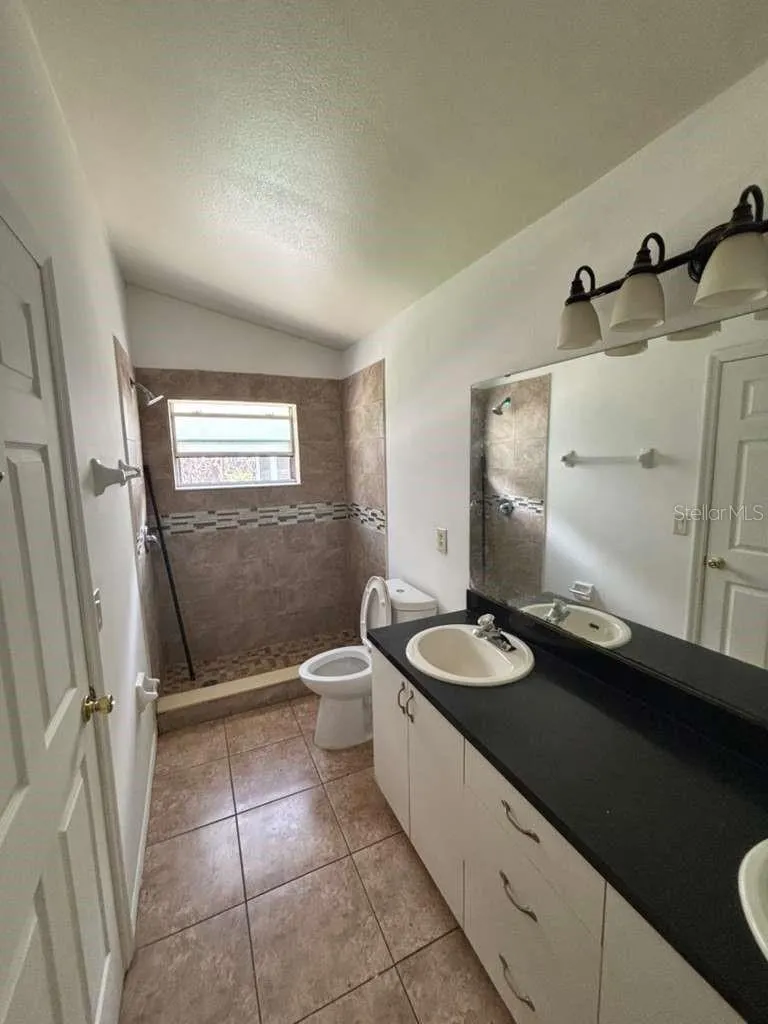 2713 PALM ISLE WAY Orlando, FL 32829