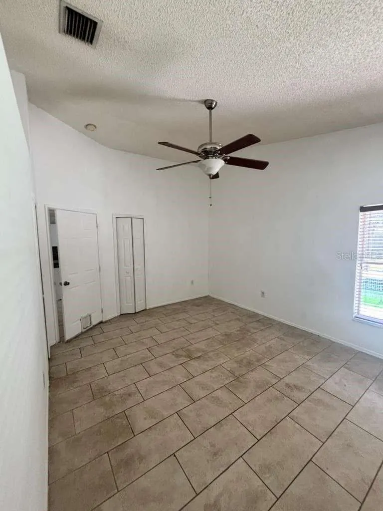 2713 PALM ISLE WAY Orlando, FL 32829