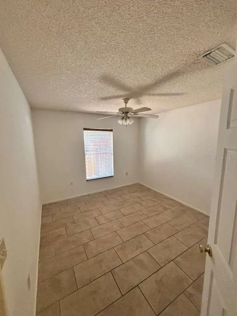 2713 PALM ISLE WAY Orlando, FL 32829