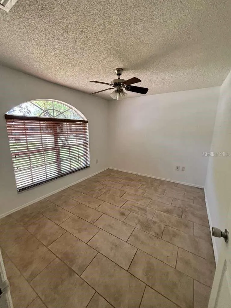 2713 PALM ISLE WAY Orlando, FL 32829