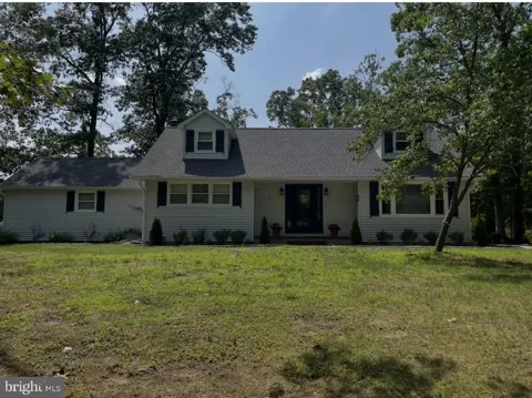 8 E FOREST GLEN DRIVE