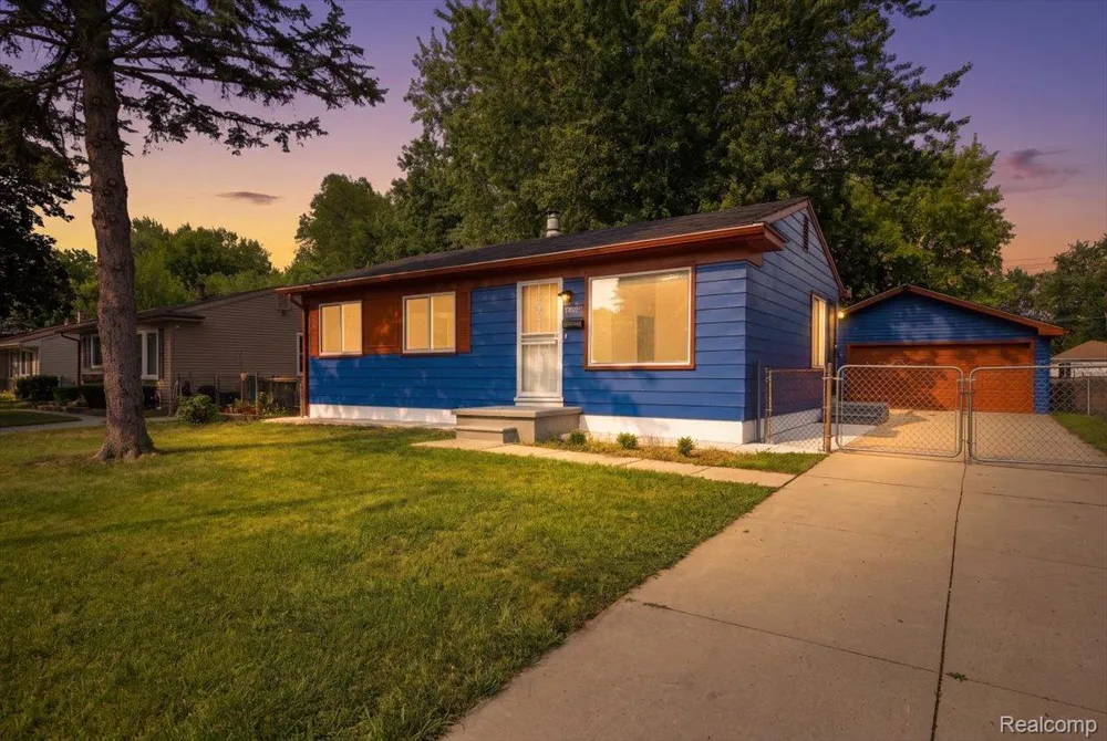 15432 Orchard Street Romulus City, MI 48174
