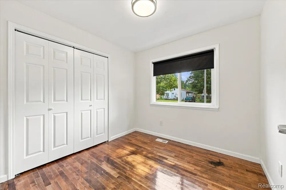 15432 Orchard Street Romulus City, MI 48174