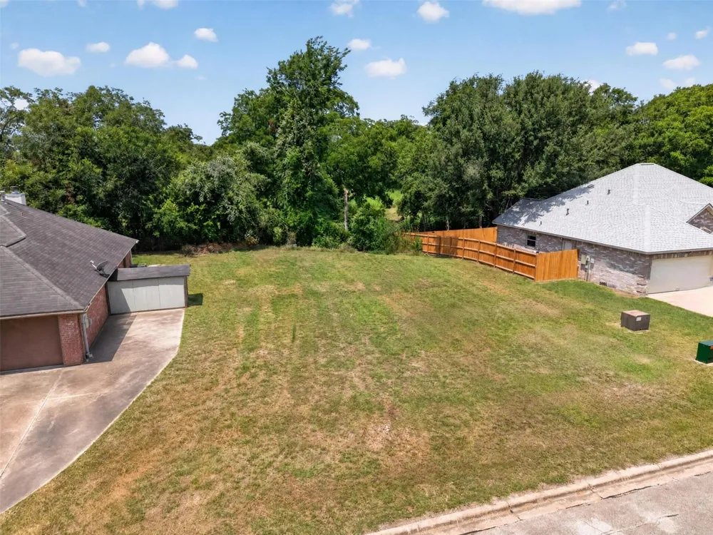 Oakwood Drive Brenham, TX 77833