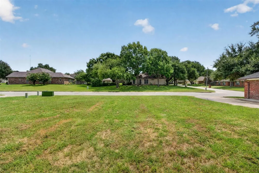 Oakwood Drive Brenham, TX 77833