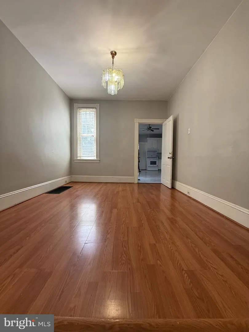 128 E JAMES STREET Lancaster, PA 17602