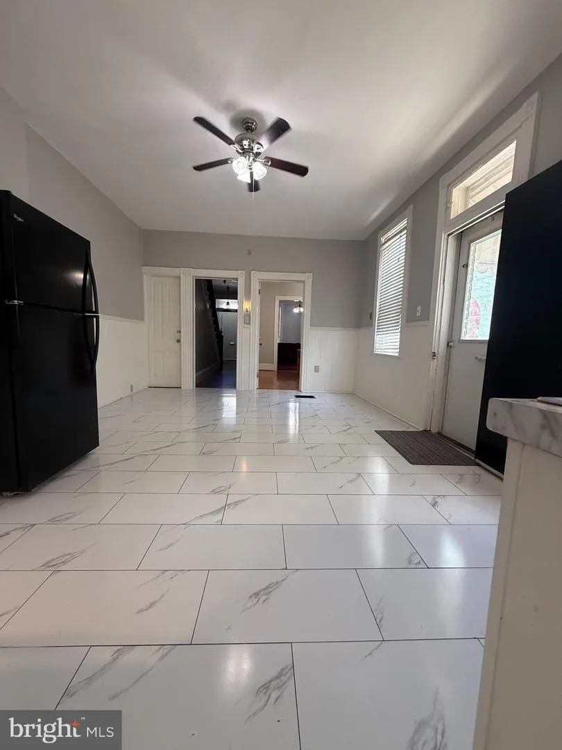 128 E JAMES STREET Lancaster, PA 17602