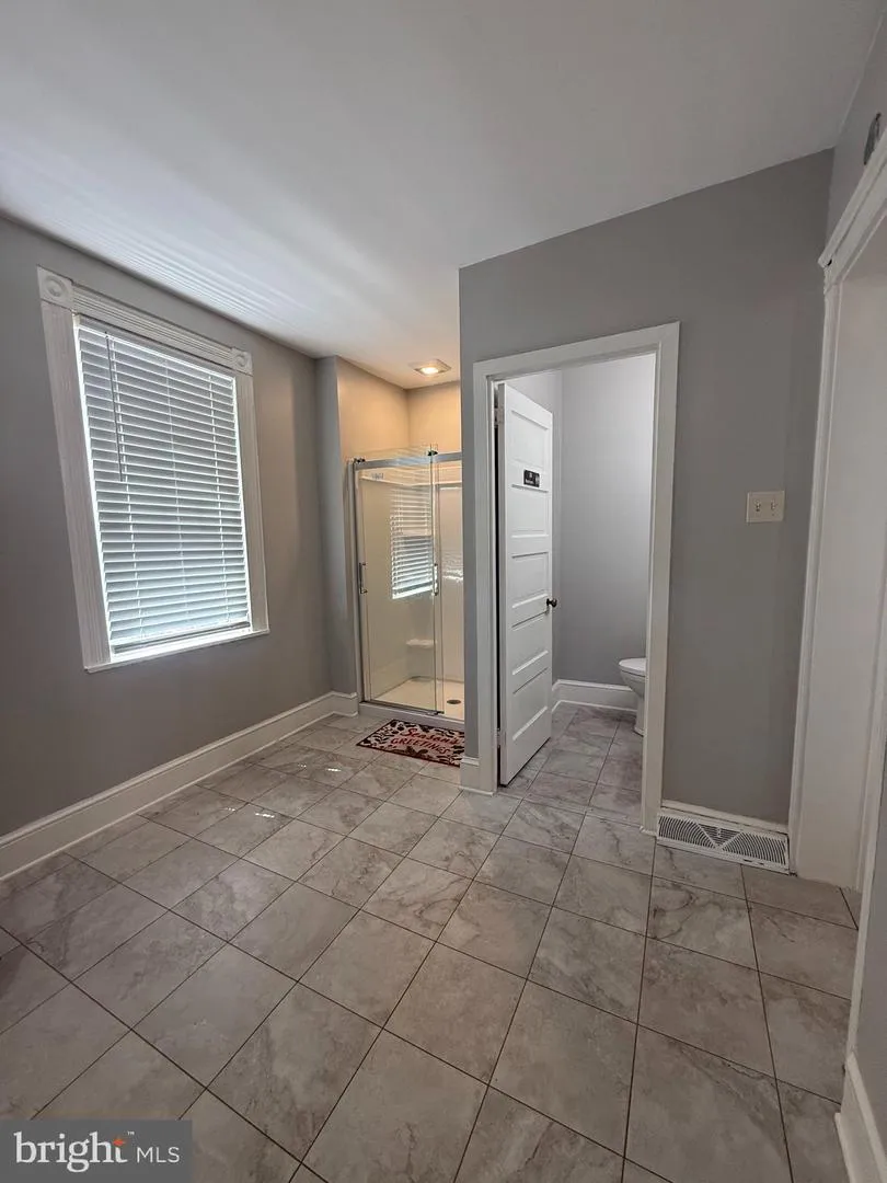 128 E JAMES STREET Lancaster, PA 17602