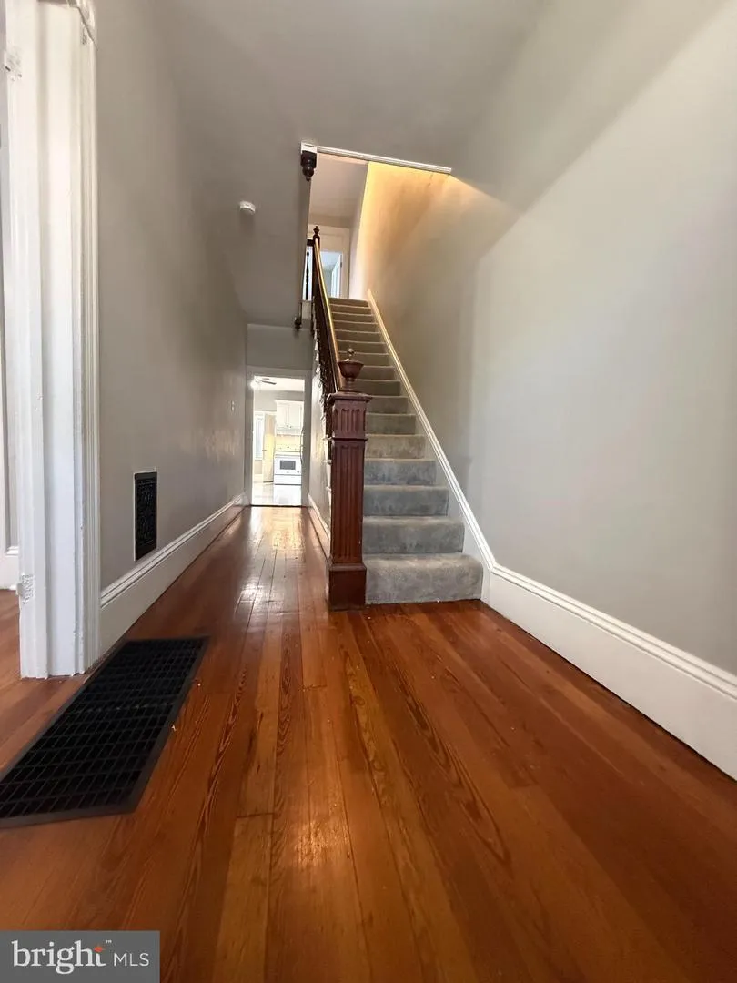 128 E JAMES STREET Lancaster, PA 17602