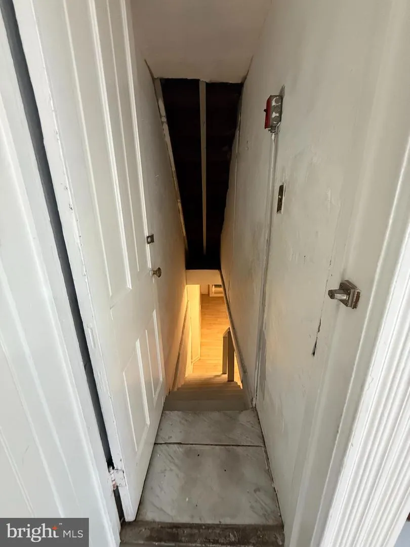128 E JAMES STREET Lancaster, PA 17602
