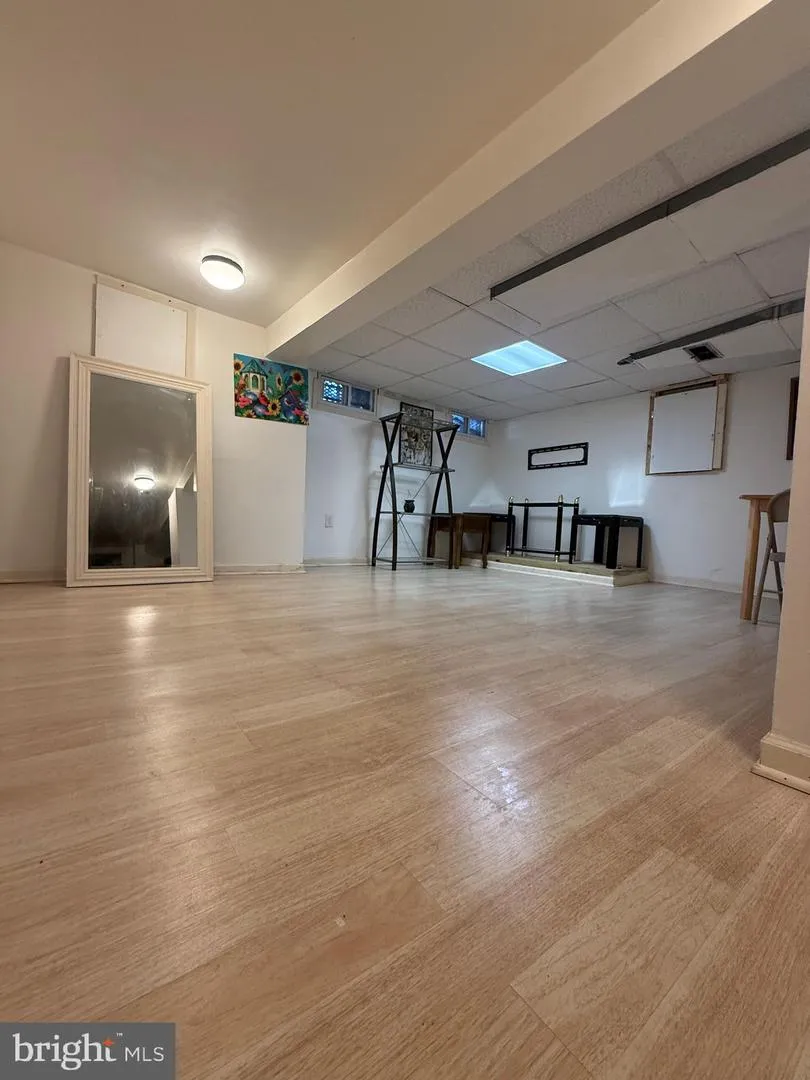 128 E JAMES STREET Lancaster, PA 17602
