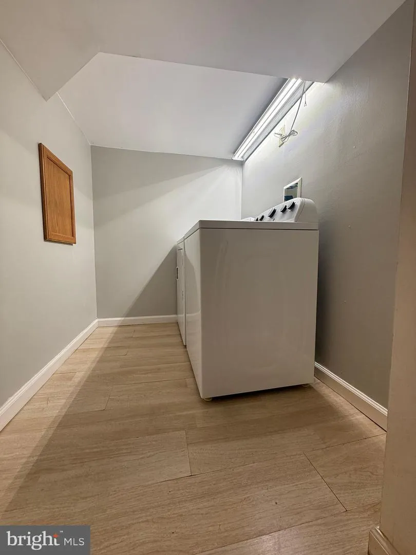 128 E JAMES STREET Lancaster, PA 17602