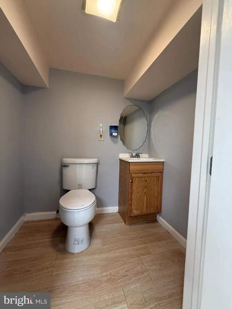 128 E JAMES STREET Lancaster, PA 17602