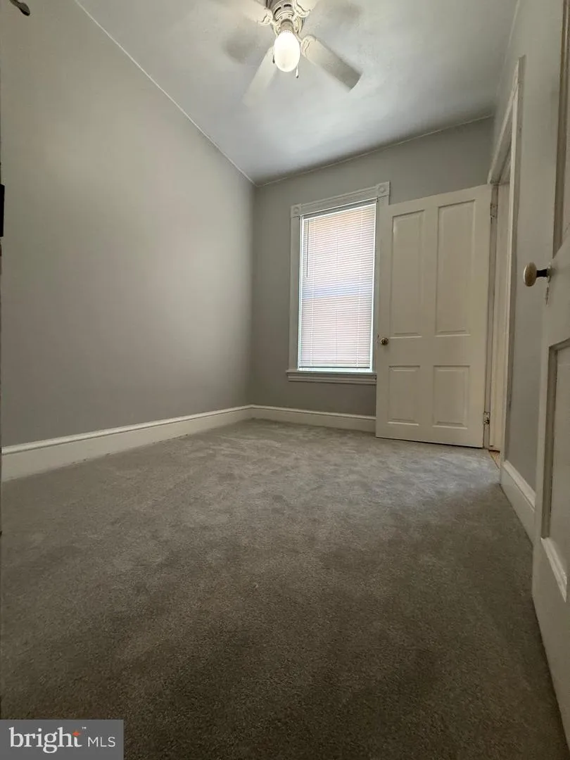 128 E JAMES STREET Lancaster, PA 17602