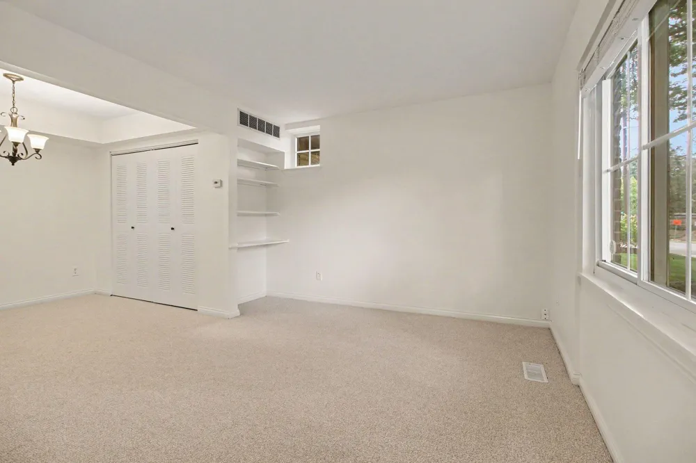 541 Long Shore Drive Ann Arbor, MI 48105