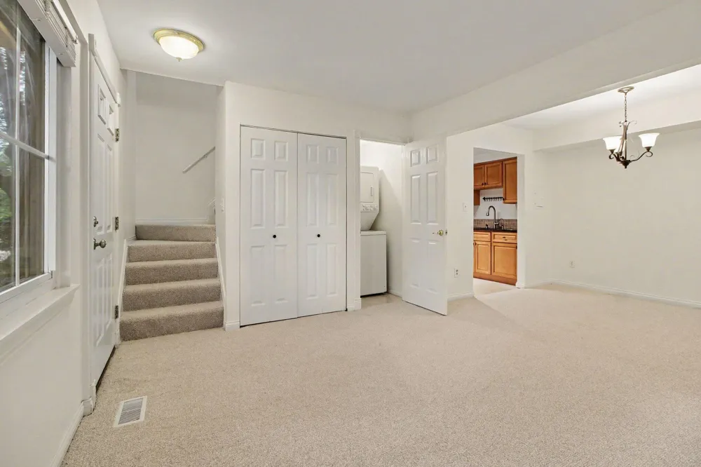 541 Long Shore Drive Ann Arbor, MI 48105