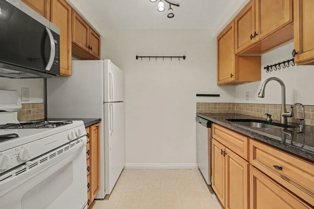 541 Long Shore Drive Ann Arbor, MI 48105