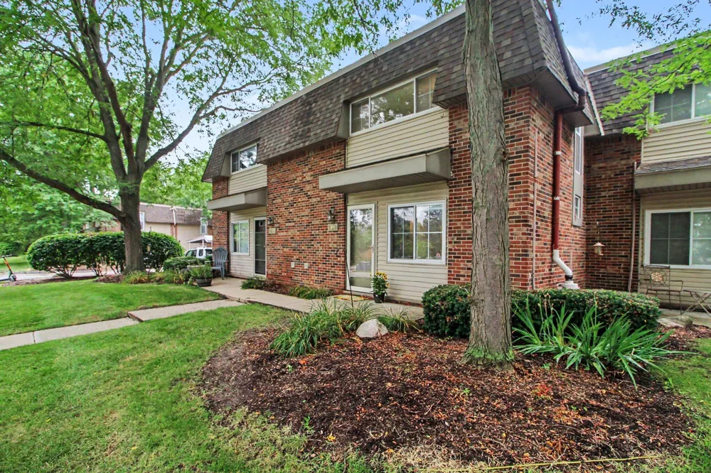 541 Long Shore Drive Ann Arbor, MI 48105
