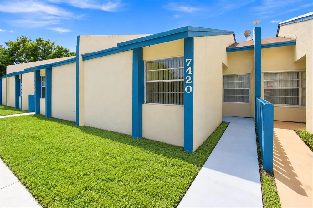 7420 NW 34th Street Lauderhill, FL 33319