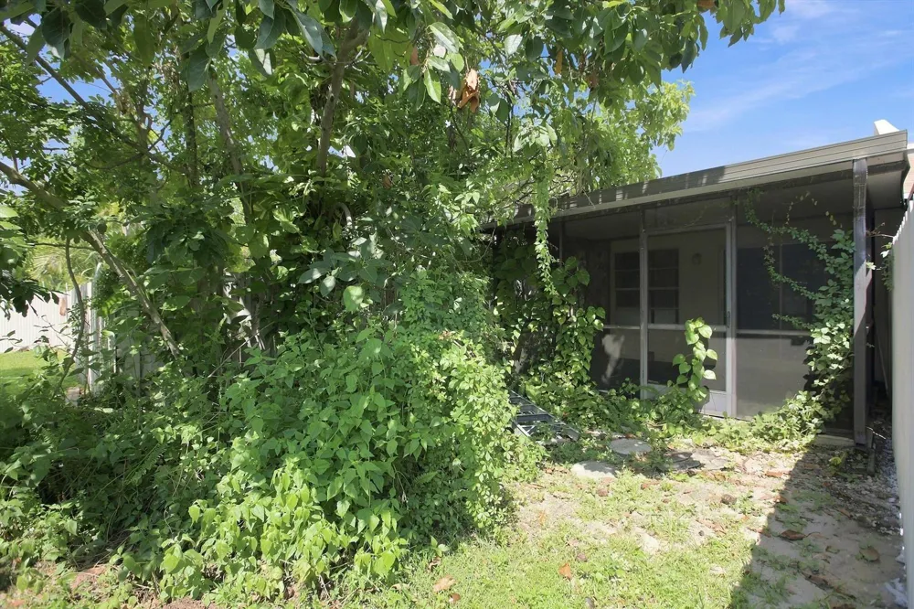 7420 NW 34th Street Lauderhill, FL 33319
